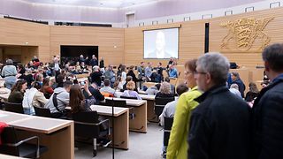 Gut gefüllter Plenarsaal