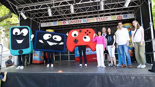 Landtagspräsidentin Muhterem Aras auf der Bühne