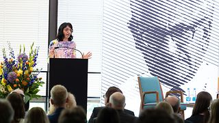 Landtagspräsidentin Muhterem Aras am Redepult