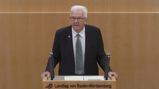 Winfried Kretschmann am Redepult