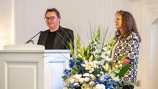 Thomas Stöckle und Dr. Nicola Wenge von der LAGG sprechen Dankesworte.