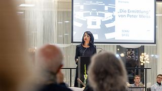 Landtagspräsidentin Muhterem Aras am Redepult