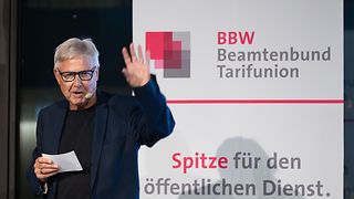 Moderiert die Diskussionsrunde: Axel Graser (SWR)