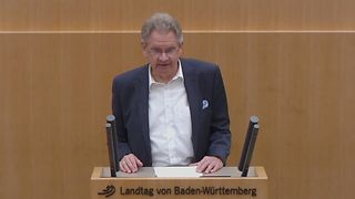 Guido Hils am Redepult
