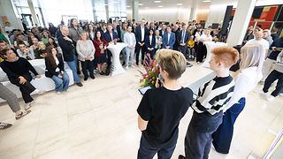 Die Jugendlichen präsentieren ihre Forderungen an die Landespolitik