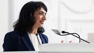 Landtagspräsidentin Muhterem Aras am Redepult