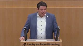 Michael Joukov am Redepult