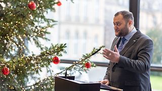 Am Redepult: Marco Gauger, Bürgermeister der Stadt Wildbad