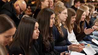 Jugendliche im Publikum