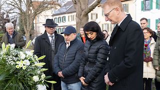 Kranzniederlegung und Gedenken am Mahnmal