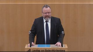 Christian Jung am Redepult