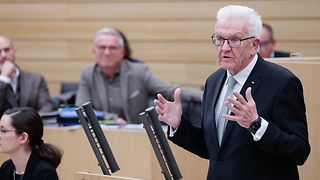 Winfried Kretschmann am Redepult