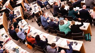 Abgeordnete bei der Abstimmung