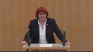 Gabriele Rolland am Redepult