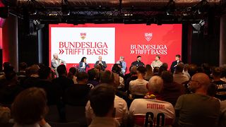 Bild der Talkrunde aus dem Zuschauerraum
