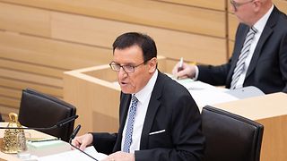 Alterspräsident Dr. Wolfgang Reinhart