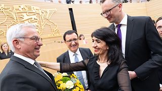 Der neue Landtagspräsident Thomas Strobl nimmt Gratulationen entgegen
