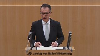 Ministerpräsident Cem Özdemir am Redepult