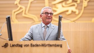 Landtagspräsident Thomas Strobl spricht sein Grußwort