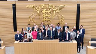 Gruppenbild mit Vizepräsidentin Muhterem Aras