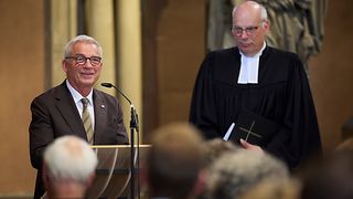 Landtagspräsident Thomas Strobl beim Gottesdienst am Redepult