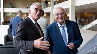 Landtagspräsident Thomas Strobl im Gespräch mit Prof. Dr. Schausberger