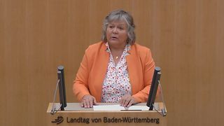 Martina Braun am Redepult