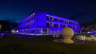 Der Landtag leuchtet am Europatag blau