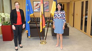 Generalkonsulin des Staates Israel, Sandra Simovich, besucht den Landtag.
