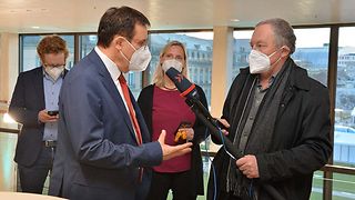 Erste Analysen bei der CDU: Fraktionsvorsitzender Reinhart im Gespräch