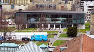 Blick vom Kunstgebäude auf den Landtag