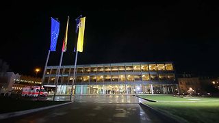 Das Haus des Landtags bei Nacht