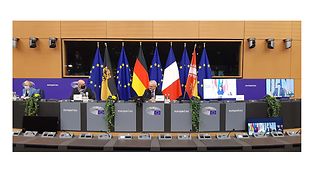 Alle fünf Unterzeichnenden der Gemeinsamen Erklärung sind zu sehen