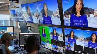 Viele Monitore im Studio