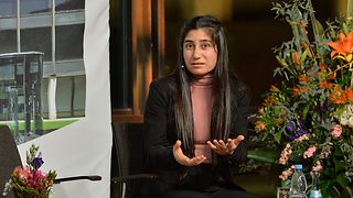 Sanaa Ali Alneamat vom Verein Farida berichtet von ihren Erfahrungen in IS-Gefangenschaft.