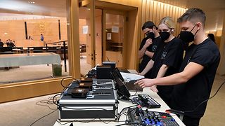 Herzstück der Technik: der Regiewagen