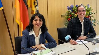 Landtagspräsidentin Aras und Direktorin Werner