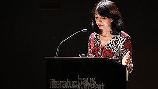 Landtagspräsidentin Muhterem Aras am Rednerpult