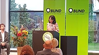 Landtagspräsidentin Muhterem Aras spricht ein Grußwort