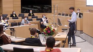 Dr. Dr. Jörg Tremmel begrüßt